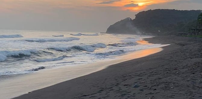 Mizata beach El Salvador