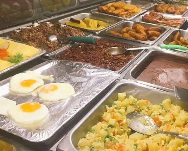 Salvadoran breakfast buffet