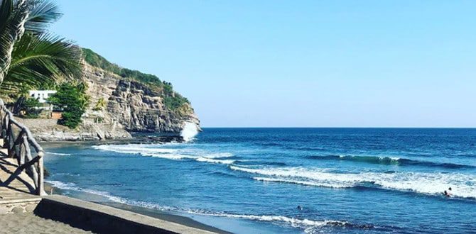 El Zonte Beach in El Salvador. One of the Best Surf Spots in the country