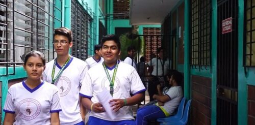 Salvadoran High School students