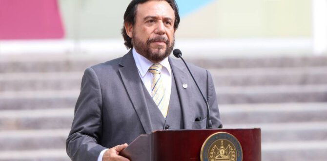 Salvadoran Vice-President Felix Ulloa