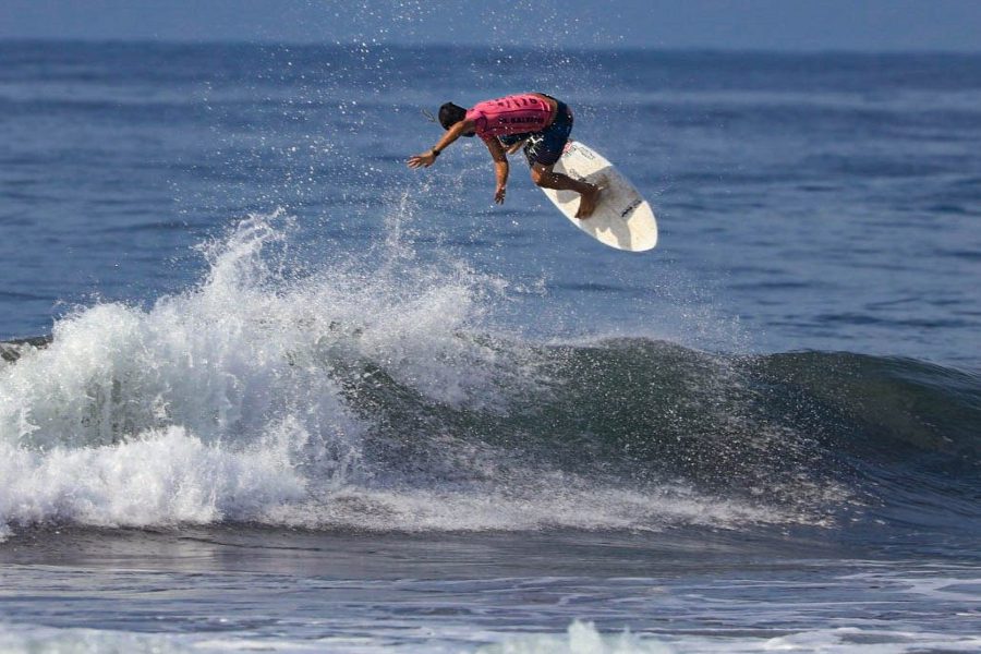 Mizata Surfing