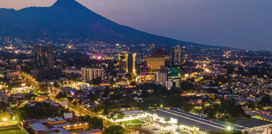 El Salvador Economy Expands 4.8% in Q1 of 2026