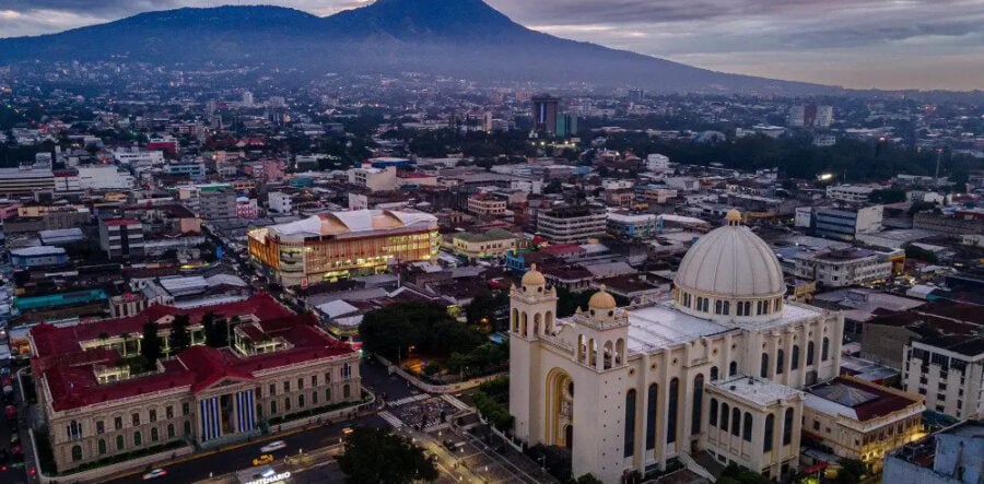 Living in El Salvador