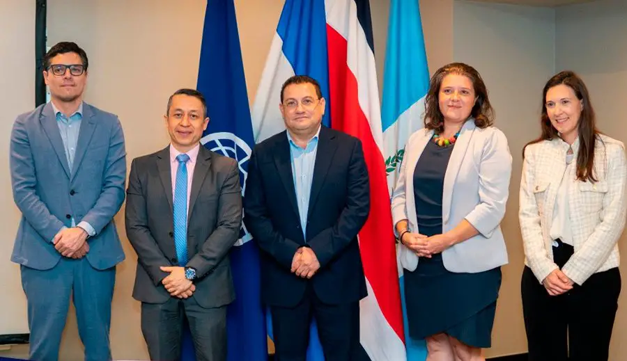 El Salvador and Costa Rica Bilateral Labor Agreement