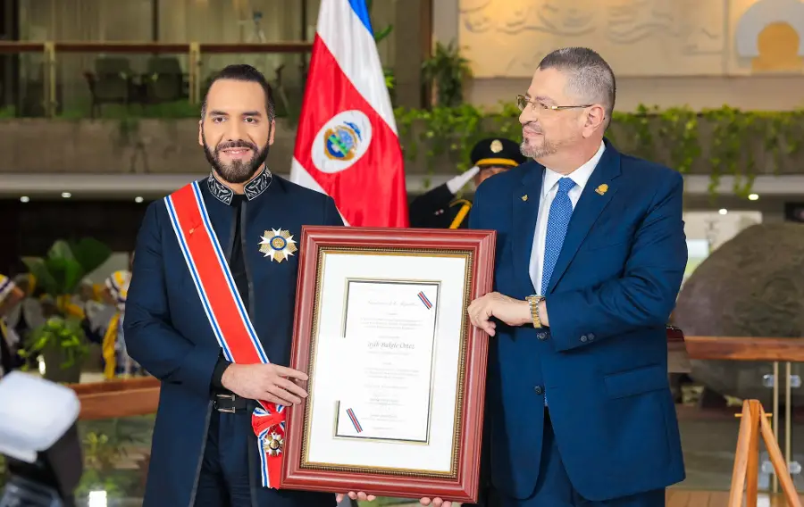 Presidents Nayib Bukele and Rodrigo Chavez