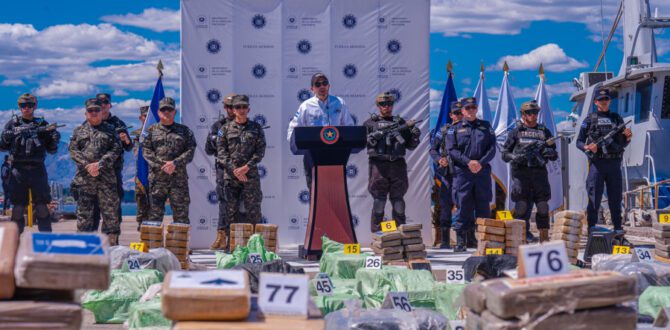 Salvadoran Navy Seizes Tons of Cocaine