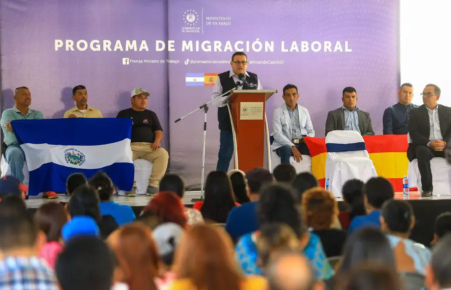 Minister of Labor Rolando Castro