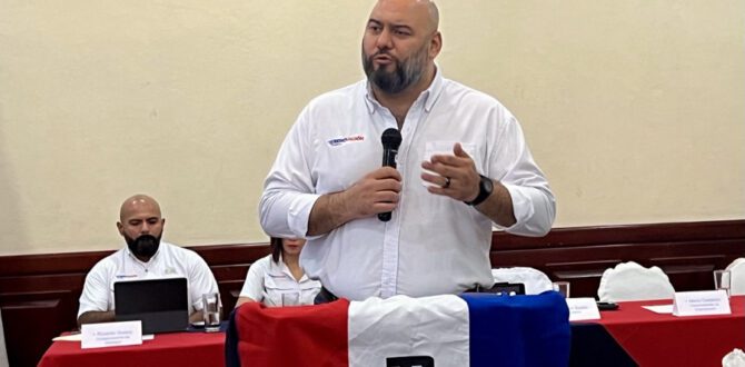 ARENA President Carlos Saade