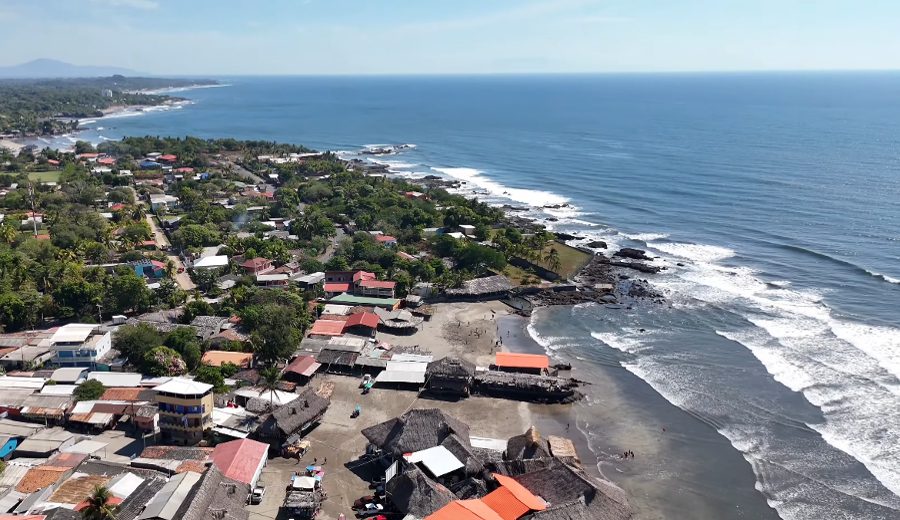 Las Tunas Beach in La Union El Salvador