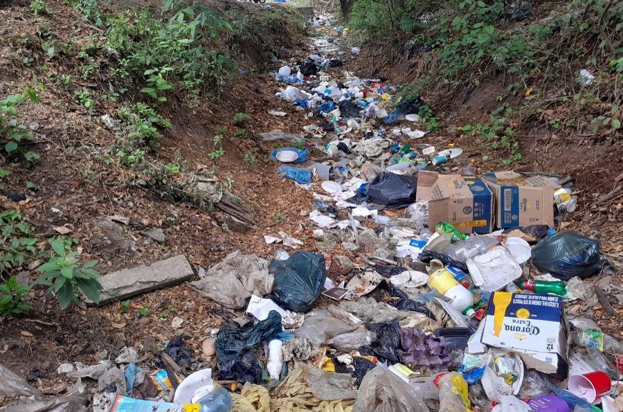 El Salvador Trash problem